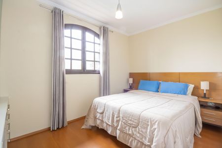 Casa à venda com 250m², 3 quartos e 3 vagasSuíte