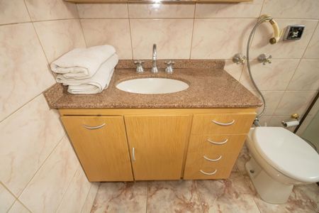 Casa à venda com 250m², 3 quartos e 3 vagasBanheiro Social