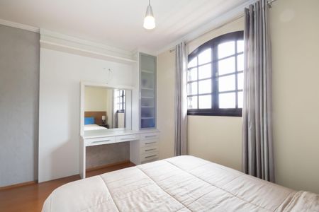 Casa à venda com 250m², 3 quartos e 3 vagasSuíte