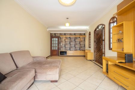 Casa à venda com 250m², 3 quartos e 3 vagasSala