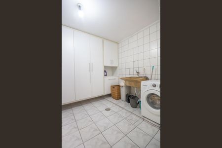 Casa à venda com 250m², 3 quartos e 3 vagasQuarto de Serviço