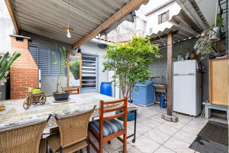 Casa à venda com 218m², 3 quartos e 2 vagas Casa à venda com 218m², 3 quartos e 2 vagasQuintal