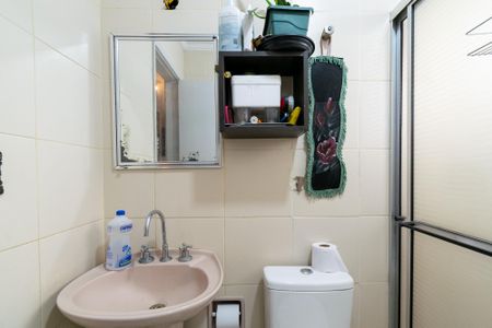 Casa à venda com 218m², 3 quartos e 2 vagas Casa à venda com 218m², 3 quartos e 2 vagasBanheiro Social