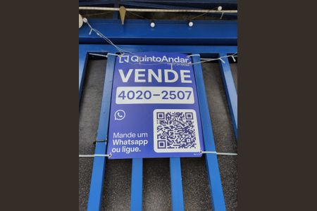 Casa à venda com 218m², 3 quartos e 2 vagas Casa à venda com 218m², 3 quartos e 2 vagasPlaca