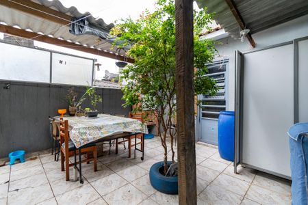 Casa à venda com 218m², 3 quartos e 2 vagas Casa à venda com 218m², 3 quartos e 2 vagasQuintal