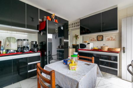 Casa à venda com 218m², 3 quartos e 2 vagas Casa à venda com 218m², 3 quartos e 2 vagasCozinha