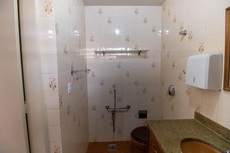 Casa à venda com 539m², 5 quartos e 3 vagasBanheiro da Suíte 2