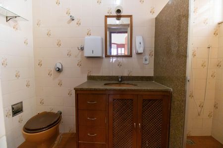 Casa à venda com 539m², 5 quartos e 3 vagasBanheiro da Suíte 2