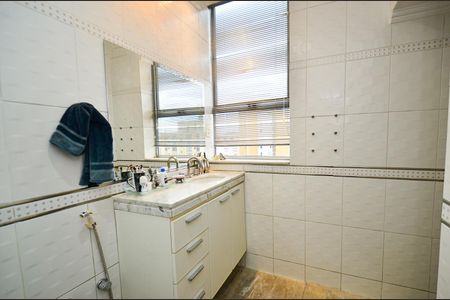 Apartamento à venda com 280m², 5 quartos e 1 vaga Apartamento à venda com 280m², 5 quartos e 1 vagaBanheiro Suite