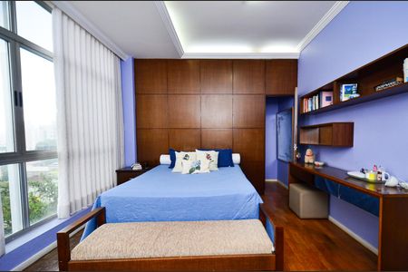 Apartamento à venda com 280m², 5 quartos e 1 vaga Apartamento à venda com 280m², 5 quartos e 1 vagaSuite