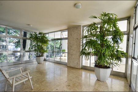 Apartamento à venda com 280m², 5 quartos e 1 vaga Apartamento à venda com 280m², 5 quartos e 1 vagaÁrea comum