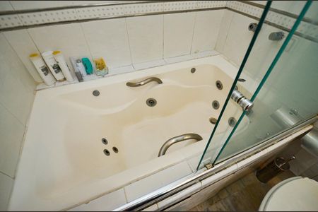 Apartamento à venda com 280m², 5 quartos e 1 vaga Apartamento à venda com 280m², 5 quartos e 1 vagaBanheiro Suite