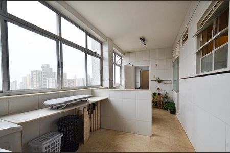 Apartamento à venda com 280m², 5 quartos e 1 vaga Apartamento à venda com 280m², 5 quartos e 1 vagaÁrea de Serviço