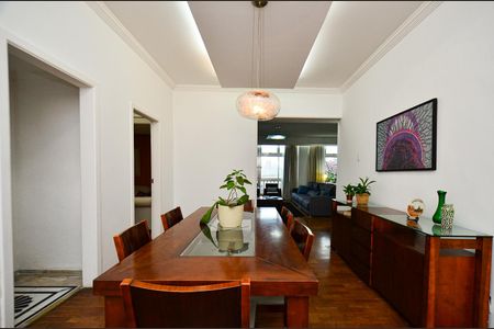 Apartamento à venda com 280m², 5 quartos e 1 vaga Apartamento à venda com 280m², 5 quartos e 1 vagaSala
