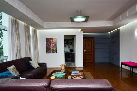 Apartamento à venda com 280m², 5 quartos e 1 vaga Apartamento à venda com 280m², 5 quartos e 1 vagaSala