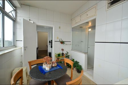 Apartamento à venda com 280m², 5 quartos e 1 vaga Apartamento à venda com 280m², 5 quartos e 1 vagaCozinha