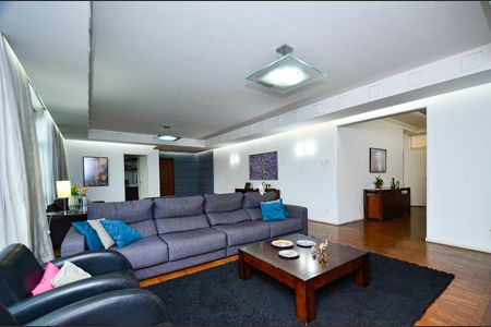 Apartamento à venda com 280m², 5 quartos e 1 vaga Apartamento à venda com 280m², 5 quartos e 1 vagaSala