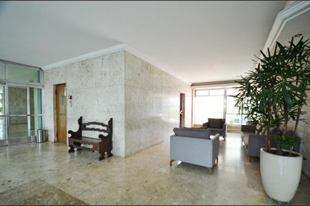 Apartamento à venda com 280m², 5 quartos e 1 vaga Apartamento à venda com 280m², 5 quartos e 1 vagaHall de entrada