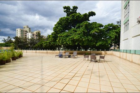 Apartamento à venda com 280m², 5 quartos e 1 vaga Apartamento à venda com 280m², 5 quartos e 1 vagaÁrea comum