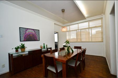 Apartamento à venda com 280m², 5 quartos e 1 vaga Apartamento à venda com 280m², 5 quartos e 1 vagaSala