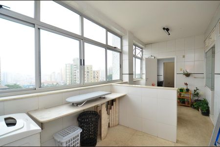 Apartamento à venda com 280m², 5 quartos e 1 vaga Apartamento à venda com 280m², 5 quartos e 1 vagaÁrea de Serviço