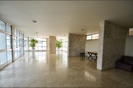 Apartamento à venda com 280m², 5 quartos e 1 vaga Apartamento à venda com 280m², 5 quartos e 1 vagaÁrea comum
