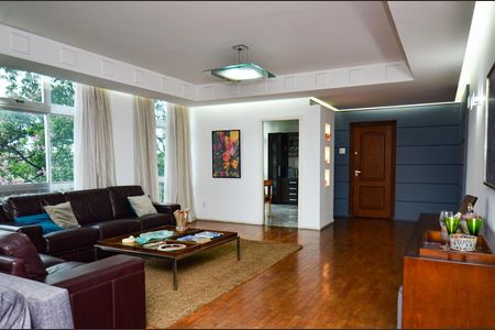 Apartamento à venda com 280m², 5 quartos e 1 vaga Apartamento à venda com 280m², 5 quartos e 1 vagaSala