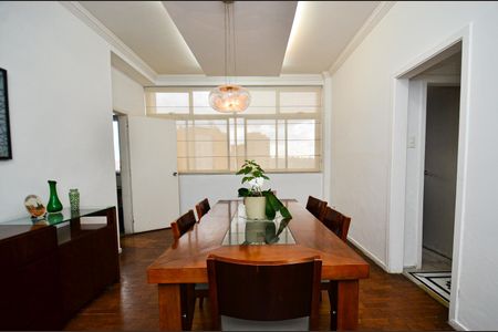 Apartamento à venda com 280m², 5 quartos e 1 vaga Apartamento à venda com 280m², 5 quartos e 1 vagaSala
