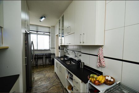 Apartamento à venda com 280m², 5 quartos e 1 vaga Apartamento à venda com 280m², 5 quartos e 1 vagaCozinha