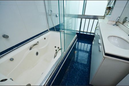 Apartamento à venda com 280m², 5 quartos e 1 vaga Apartamento à venda com 280m², 5 quartos e 1 vagaBanheiro Social