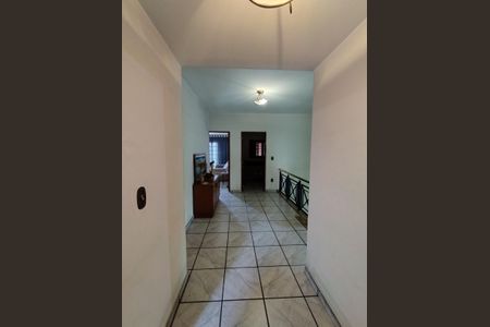 Casa à venda com 340m², 4 quartos e 6 vagasCorredor