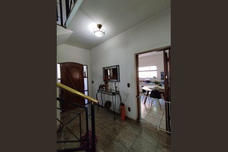 Casa à venda com 340m², 4 quartos e 6 vagasEntrada