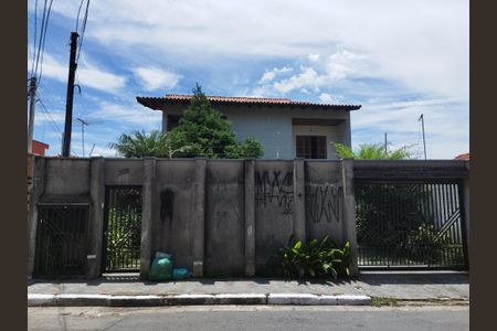 Casa à venda com 340m², 4 quartos e 6 vagasFachada