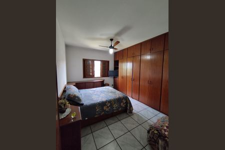 Casa à venda com 340m², 4 quartos e 6 vagasSuíte 1