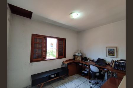 Casa à venda com 340m², 4 quartos e 6 vagasQuarto