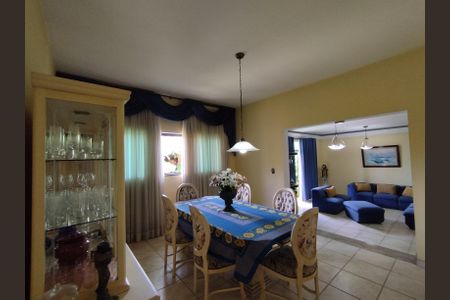 Casa à venda com 340m², 4 quartos e 6 vagasSala de Jantar