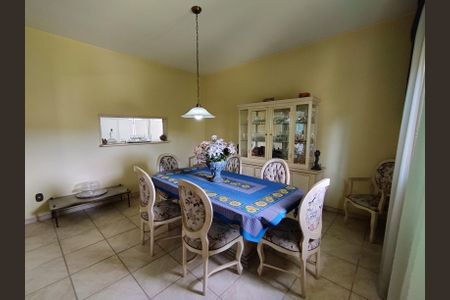 Casa à venda com 340m², 4 quartos e 6 vagasSala de Jantar