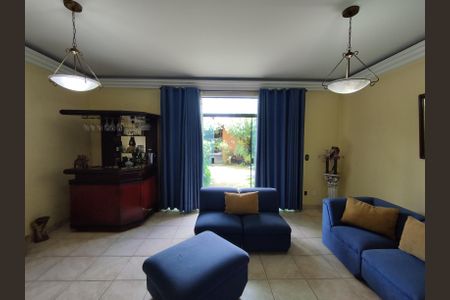 Casa à venda com 340m², 4 quartos e 6 vagasSala de Estar