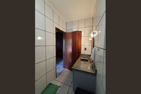 Casa à venda com 340m², 4 quartos e 6 vagasBanheiro da Suíte 2