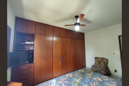 Casa à venda com 340m², 4 quartos e 6 vagasSuíte 1