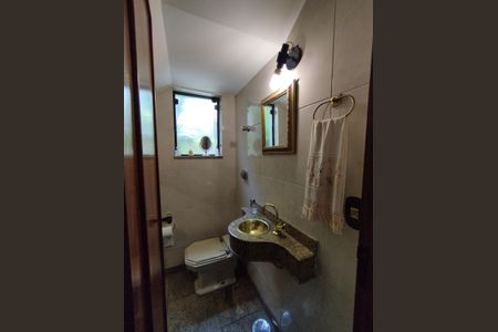 Casa à venda com 340m², 4 quartos e 6 vagasLavado da Entrada