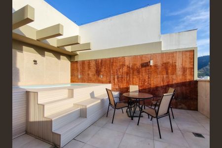 Apartamento à venda com 183m², 4 quartos e 3 vagasPiscina