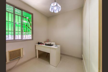 Apartamento à venda com 183m², 4 quartos e 3 vagasQuarto 2