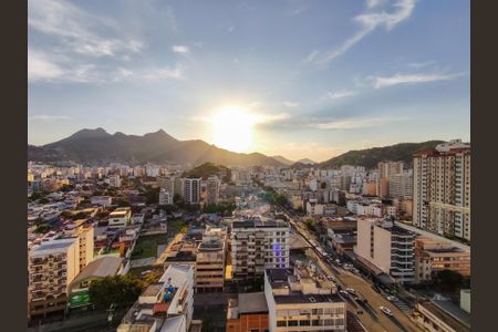 Apartamento à venda com 183m², 4 quartos e 3 vagasVista da Sacada