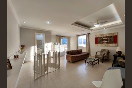 Apartamento à venda com 183m², 4 quartos e 3 vagasHall social