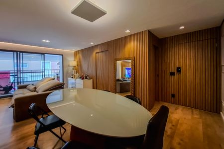 Apartamento à venda com 109m², 3 quartos e 2 vagas Apartamento à venda com 109m², 3 quartos e 2 vagasSala