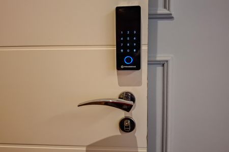 Apartamento à venda com 109m², 3 quartos e 2 vagas Apartamento à venda com 109m², 3 quartos e 2 vagasFechadura Eletronica