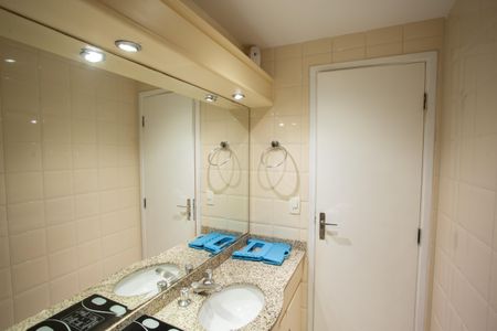 Apartamento à venda com 96m², 3 quartos e 2 vagasBanheiro