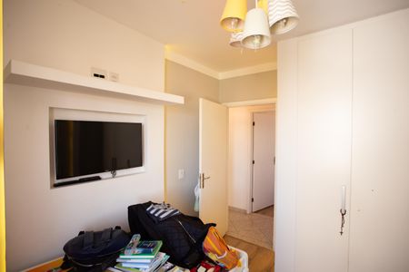 Apartamento à venda com 96m², 3 quartos e 2 vagasQuarto 2