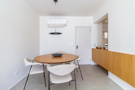 Apartamento à venda com 74m², 1 quarto e 1 vaga Apartamento à venda com 74m², 1 quarto e 1 vagaSala